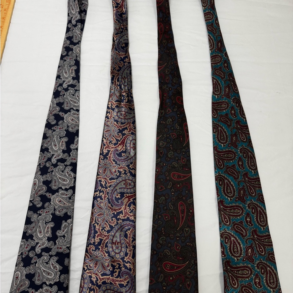 Elegant Paisley Men's Ties Set (4)